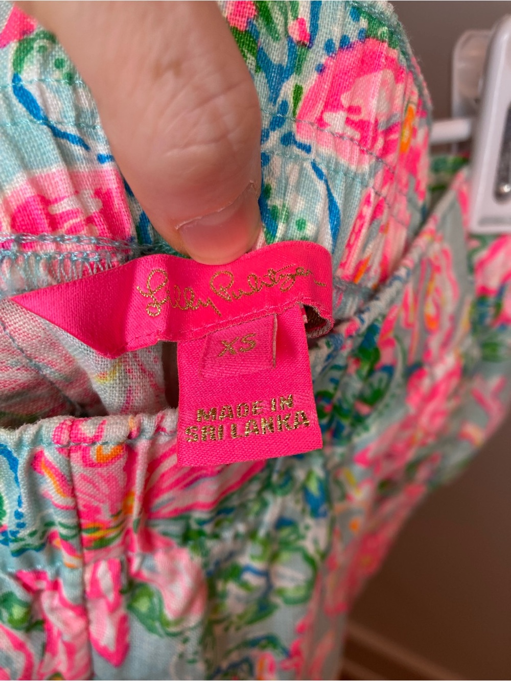 Lilly Pulitzer Pink & Green Floral Pull-On Shorts with turtle print XS - Picture 5 of 5